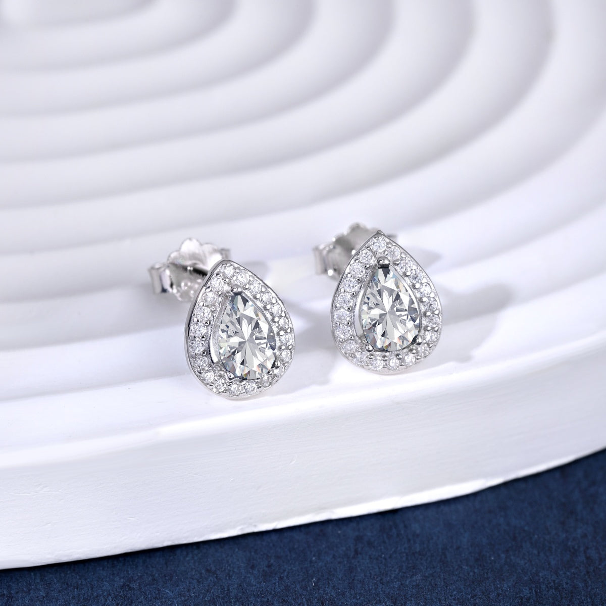 [Vivid Aurora]Luxurious Water Drop Shape Earrings