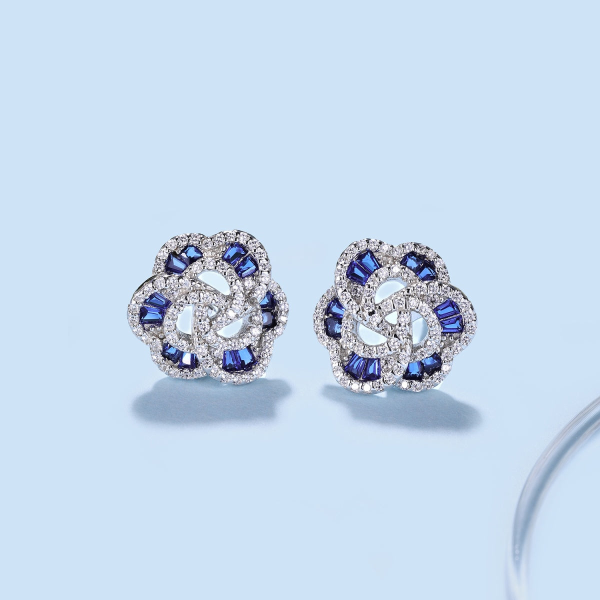 [Vivid Aurora]Exquisite Flower Shape Daily Earrings